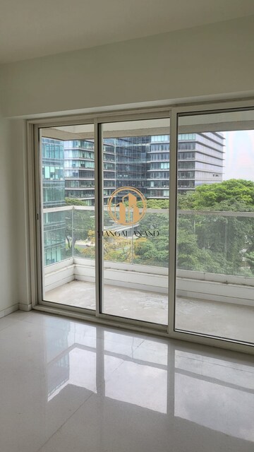 Room in 1 BHK Apartment at Godrej The Trees, Vikhroli East – for Rent
