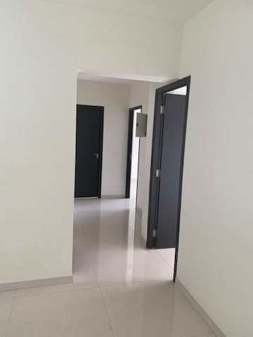 Room in 1 BHK Apartment at Godrej The Trees, Vikhroli East – for Rent
