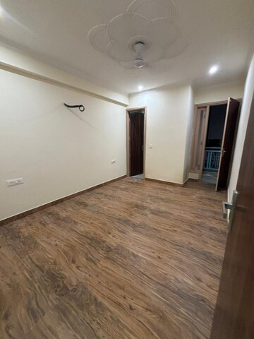 Room in 2 BHK Apartment at Palm Residency Chhatarpur, Chattarpur – for Rent