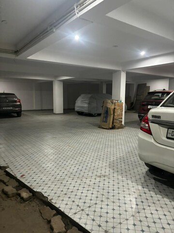 Parking in 2 BHK Apartment at Palm Residency Chhatarpur, Chattarpur – for Rent