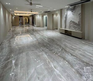 Room in 4 BHK Apartment at Sam Residency, Sain Vihar – for Sale