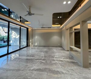 Room in 4 BHK Apartment at Sam Residency, Sain Vihar – for Sale