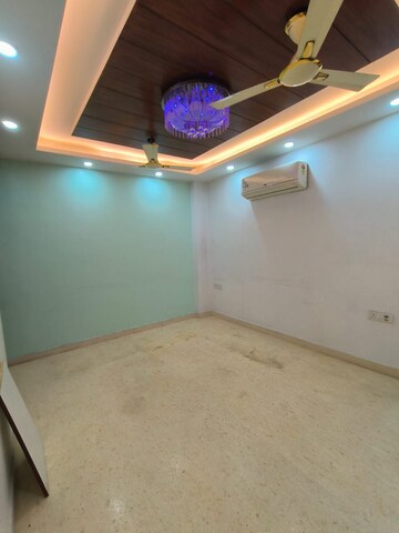 Room in 2 BHK Builder Floor at Saket – for Rent