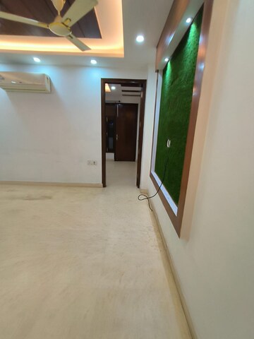 Room in 2 BHK Builder Floor at Saket – for Rent