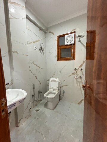 Bathroom in 2 BHK Apartment at Palm Residency Chhatarpur, Chattarpur – for Rent