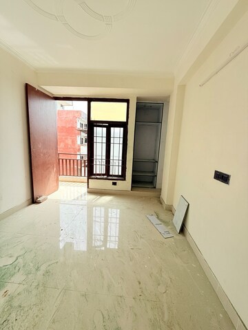 Room in 1 BHK Builder Floor at Saket – for Rent