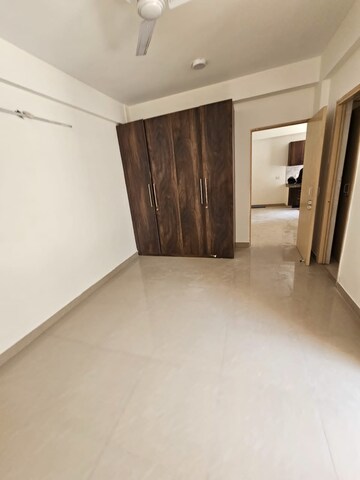 Room in 3 BHK Apartment at Paras Dews, Sector 106 – for Rent