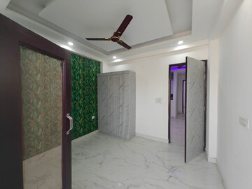Room in 1 BHK Apartment at Standard Prabha CHS, Prabhadevi – for Rent