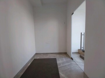 Room in 3 BHK Apartment at Prestige Jasdan Classic, Mahalaxmi – for Sale