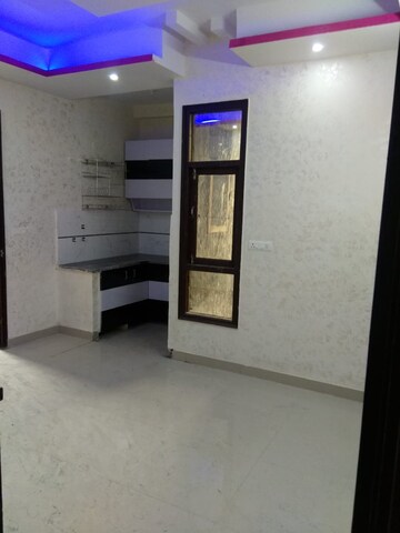 Room in 1 RK Builder Floor at DS Homes Noida, Sector 70 – for Rent