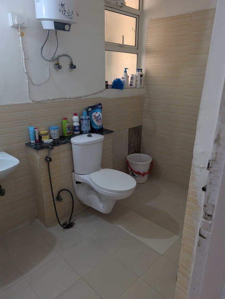 Bathroom, jaypee-green-wish-town-klassic 2 Bedroom 1230 Sq.Ft. Apartment In Sector 134 Noida 8572454