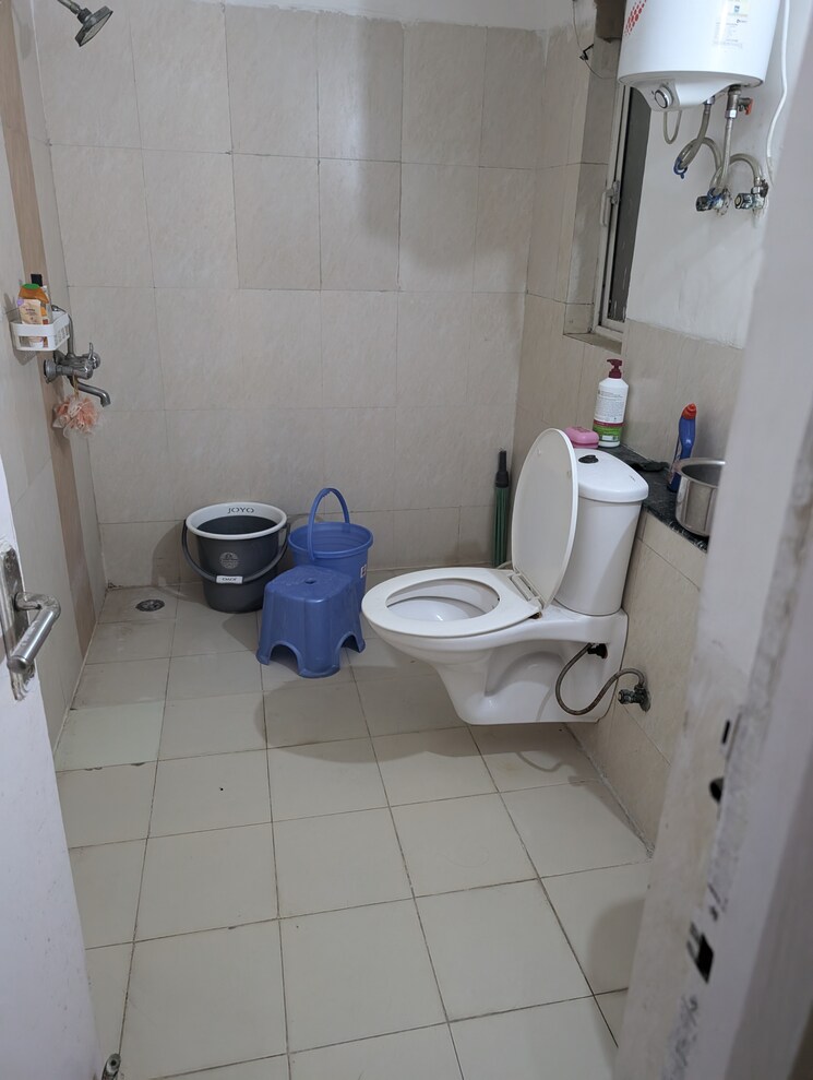 Bathroom, jaypee-green-wish-town-klassic 2 Bedroom 1230 Sq.Ft. Apartment In Sector 134 Noida 8572454