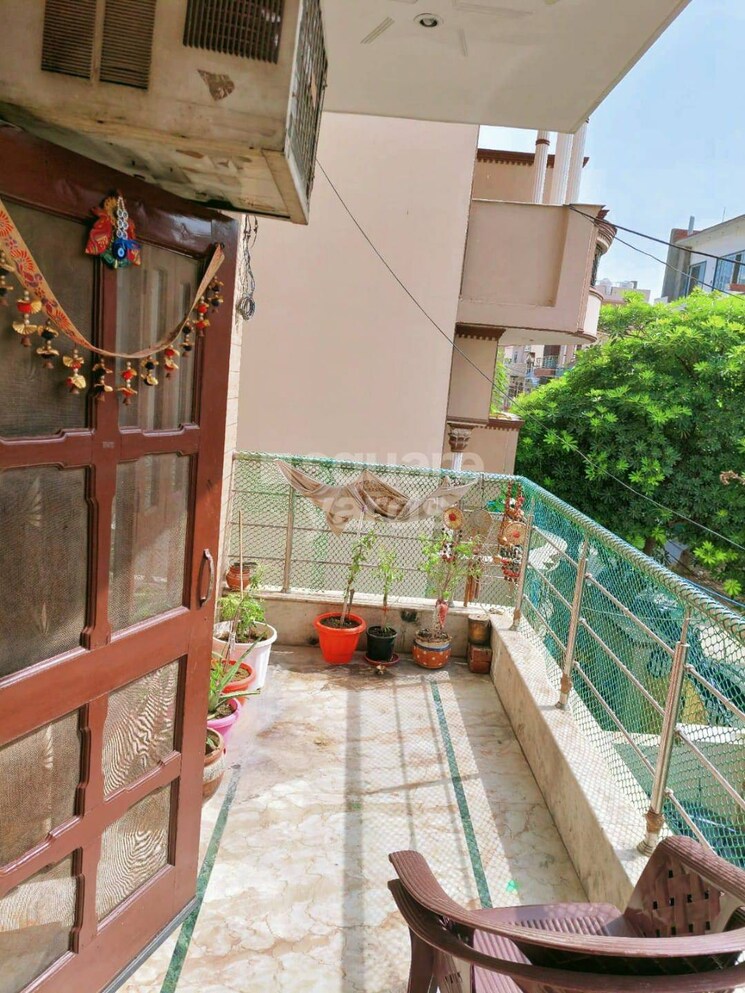 Balcony, sector 21d 3 Bedroom 2250 Sq.Ft. Builder Floor In Sector 21d Faridabad 8572522