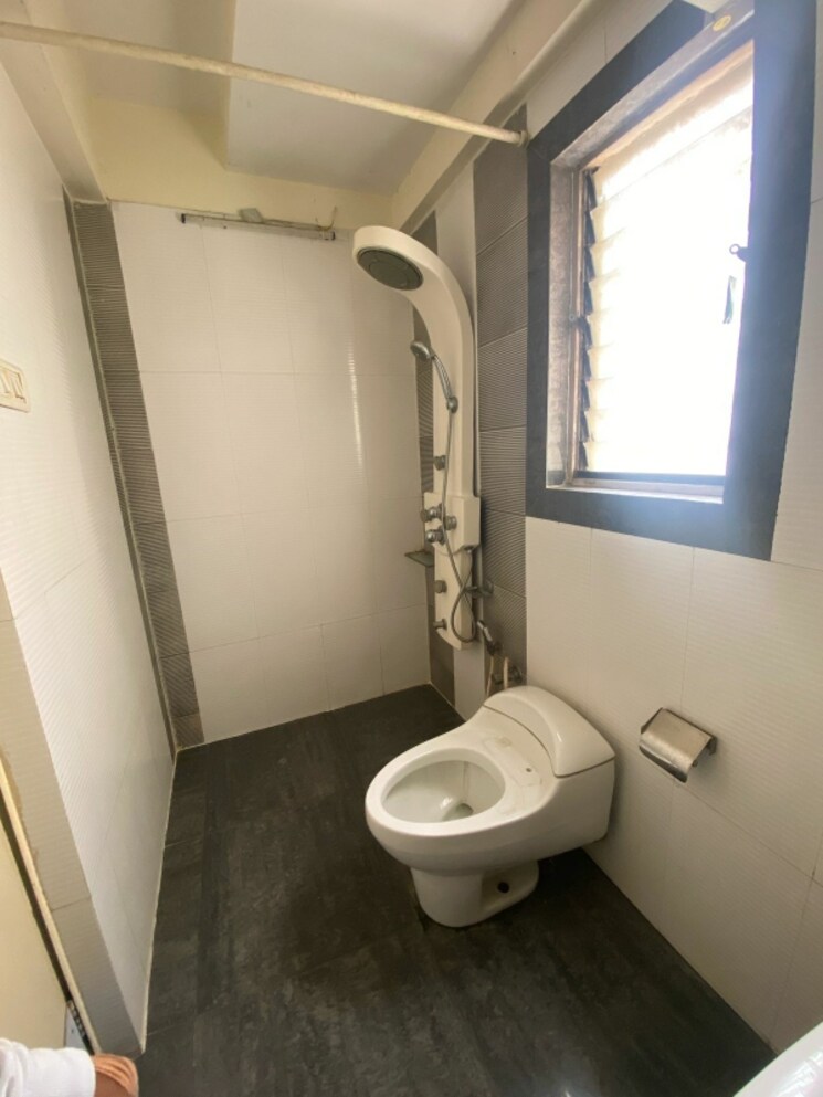 Bathroom, hiranandani-garden-brentwood 3 Bedroom 1400 Sq.Ft. Apartment In Powai Mumbai 8572734