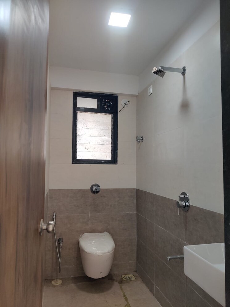 Bathroom, kalpataru-towers 2 Bedroom 1100 Sq.Ft. Apartment In Kandivali East Mumbai 8572728