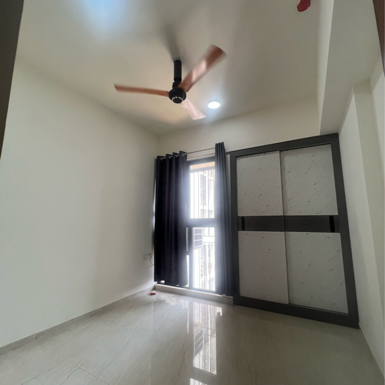 Room, lodha-crown-quality-homes 1 Bedroom 317 Sq.Ft. Apartment In Saket Complex Thane 8572988