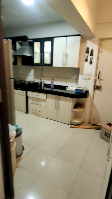 Master Bedroom in 4 BHK Apartment at Hill Side Powai, Powai – for Rent