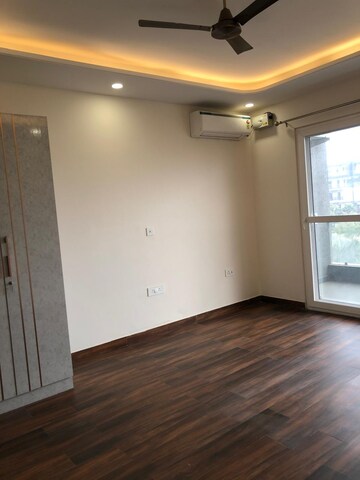 Room in 3 BHK Builder Floor at Ansal API Esencia, Sector 67 – for Rent