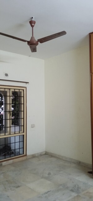 Room in 2 BHK Apartment at Sri Nagar Colony – for Sale