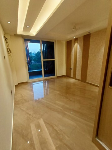 Room in 4 BHK Builder Floor at Ansal API Esencia, Sector 67 – for Rent
