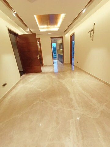 Room in 4 BHK Builder Floor at Ansal API Esencia, Sector 67 – for Rent