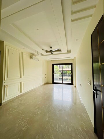 Building Lobby in 4 BHK Builder Floor at Ansal API Esencia, Sector 67 – for Rent