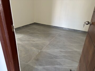Room in 3 BHK Apartment at Mansoorabad – for Sale