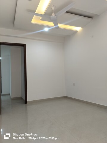 Room in 3 BHK Builder Floor at Chattarpur – for Rent