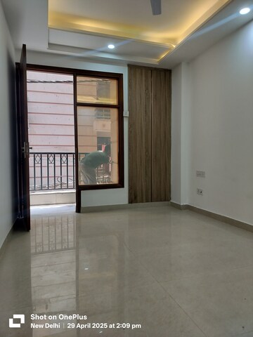 Master Bedroom in 3 BHK Builder Floor at Chattarpur – for Rent