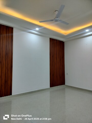 Room in 3 BHK Builder Floor at Chattarpur – for Rent
