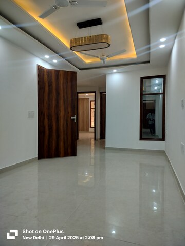 Room in 3 BHK Builder Floor at Chattarpur – for Rent