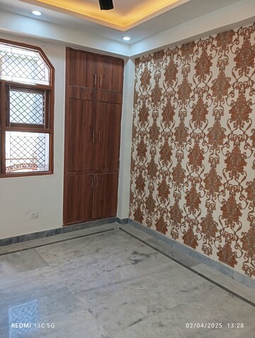 Room in 3 BHK Builder Floor at Rajendra Nagar – for Rent
