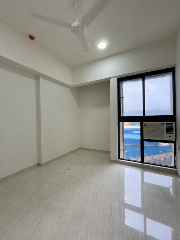 Room, lodha-crown-quality-homes 1 Bedroom 317 Sq.Ft. Apartment In Saket Complex Thane 8574656