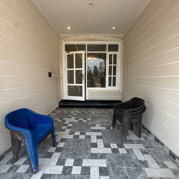 Parking in 3 BHK Villa at East Canal Road – for Sale