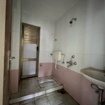 Attached Bathroom in 2 BHK Apartment at Ashok Nagar Complex Ashok Nagar, Gaibi Nagar – for Sale