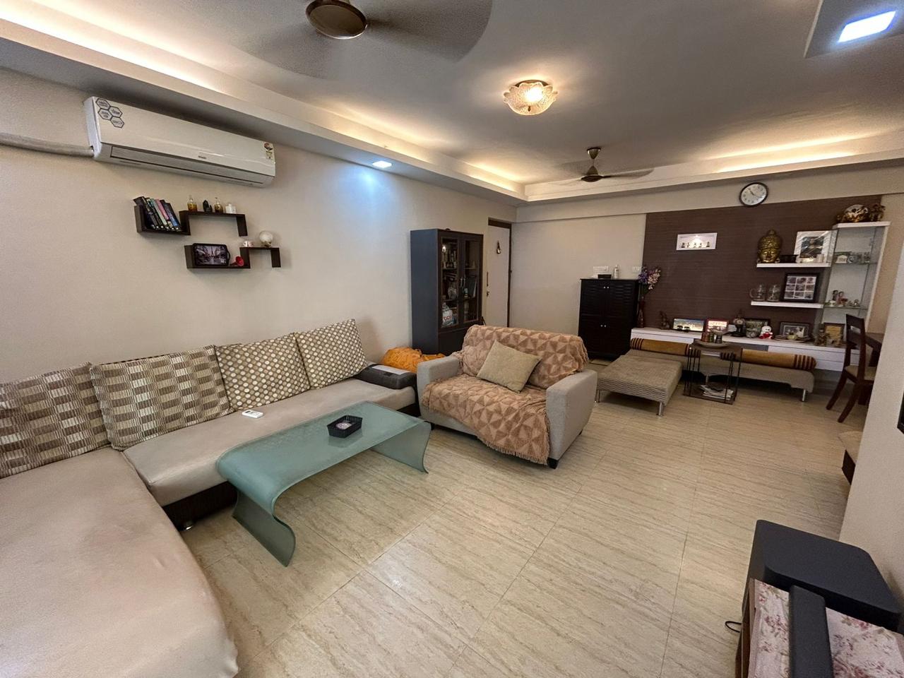 3 BHK + Extra Room Apartment For Rent in HDIL Metropolis Residences