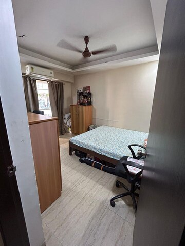 Team Area in 3 BHK Apartment at HDIL Metropolis Residences, Andheri West – for Rent