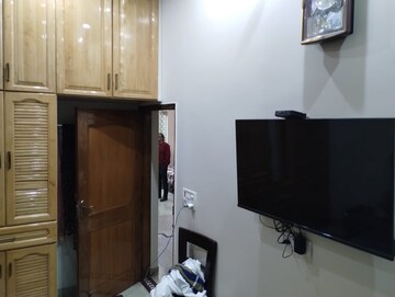 Furnished Amenities in 6 BHK Independent House at Krishna Colony – for Sale
