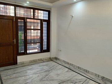 Room in 3 BHK Builder Floor at New Colony – for Sale