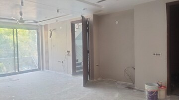 Room in 3 BHK Builder Floor at Sector 15 – for Sale