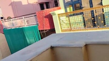 Bedroom in 6+ BHK Independent House at Krishna Colony – for Sale
