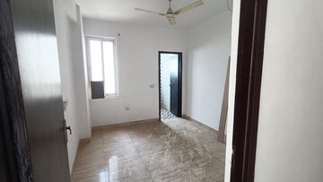 Room in 3 BHK Apartment at Sector 70 – for Sale