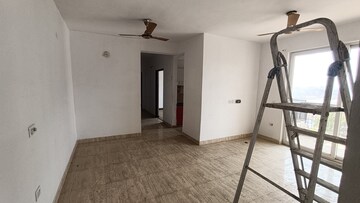 Room in 3 BHK Apartment at Sector 70 – for Sale