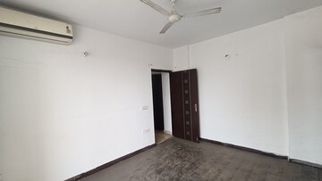 Room in 3 BHK Apartment at Sector 70 – for Rent