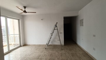 Room in 3 BHK Apartment at Sector 70 – for Rent