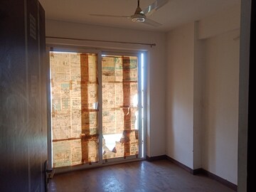 Room in 2 BHK Apartment at Sector 70 – for Sale