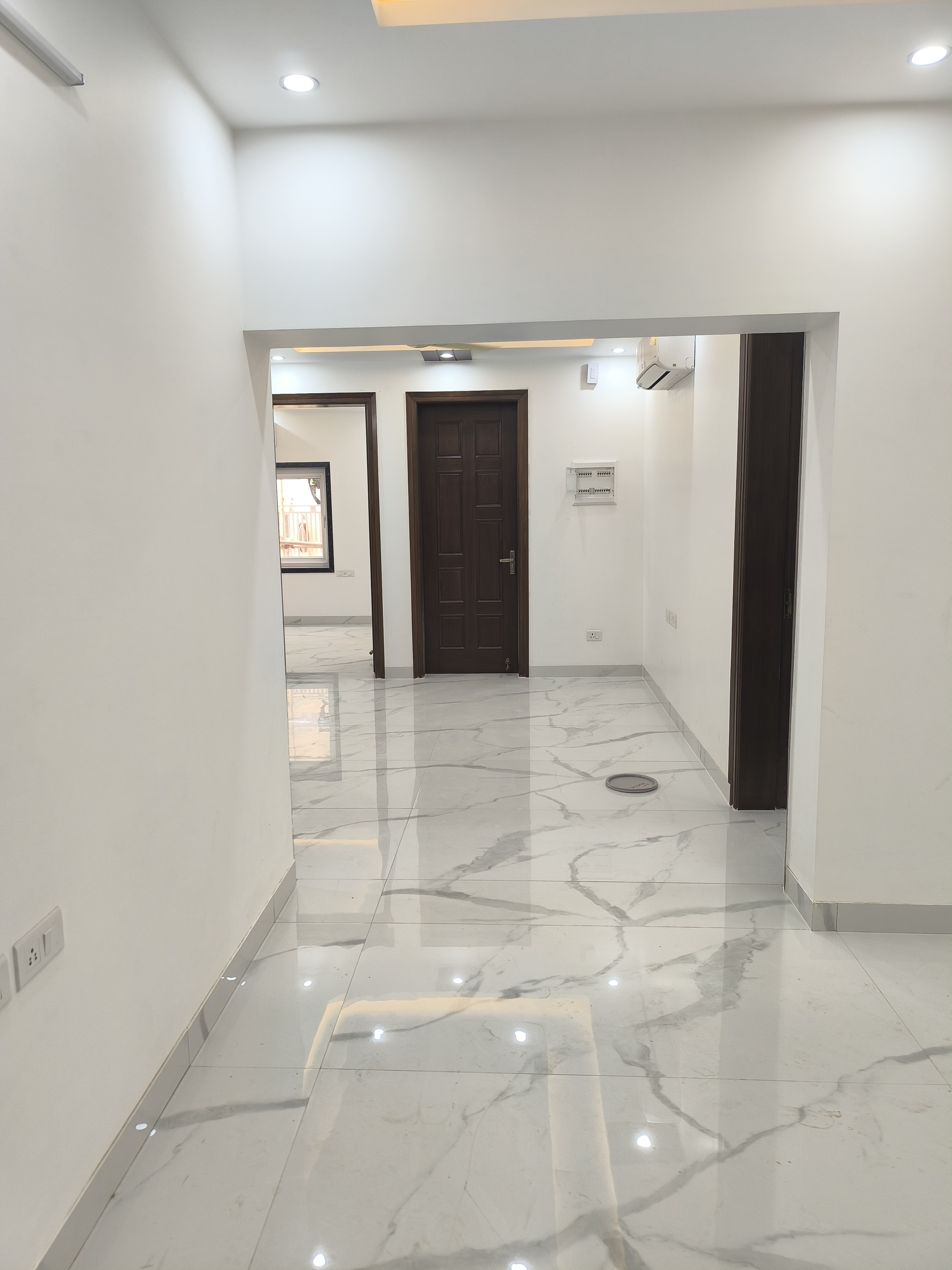 4 BHK + Pooja Room,Servant Room Apartment For Sale in Vasant Kunj