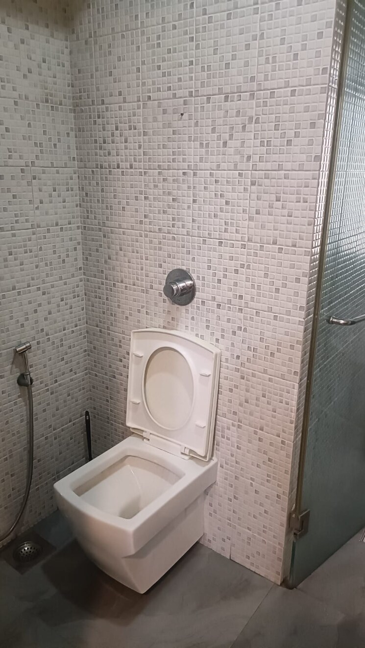 Bathroom, santacruz west 4 Bedroom 2400 Sq.Ft. Apartment In Santacruz West Mumbai 8577625