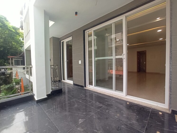 Balcony, vasant kunj 4 Bedroom 1800 Sq.Ft. Apartment In Vasant Kunj Delhi 8577649