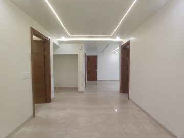 Room in 4 BHK Apartment at Vasant Kunj – for Sale